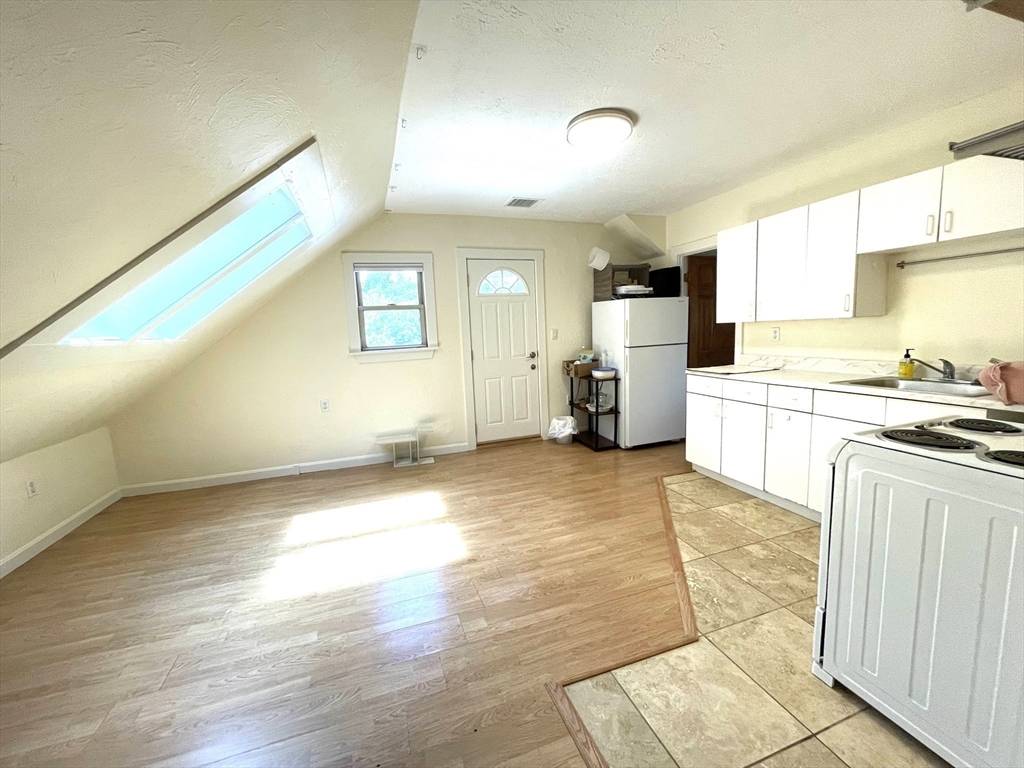 Boston, MA 02130,105 Brookside Ave #3