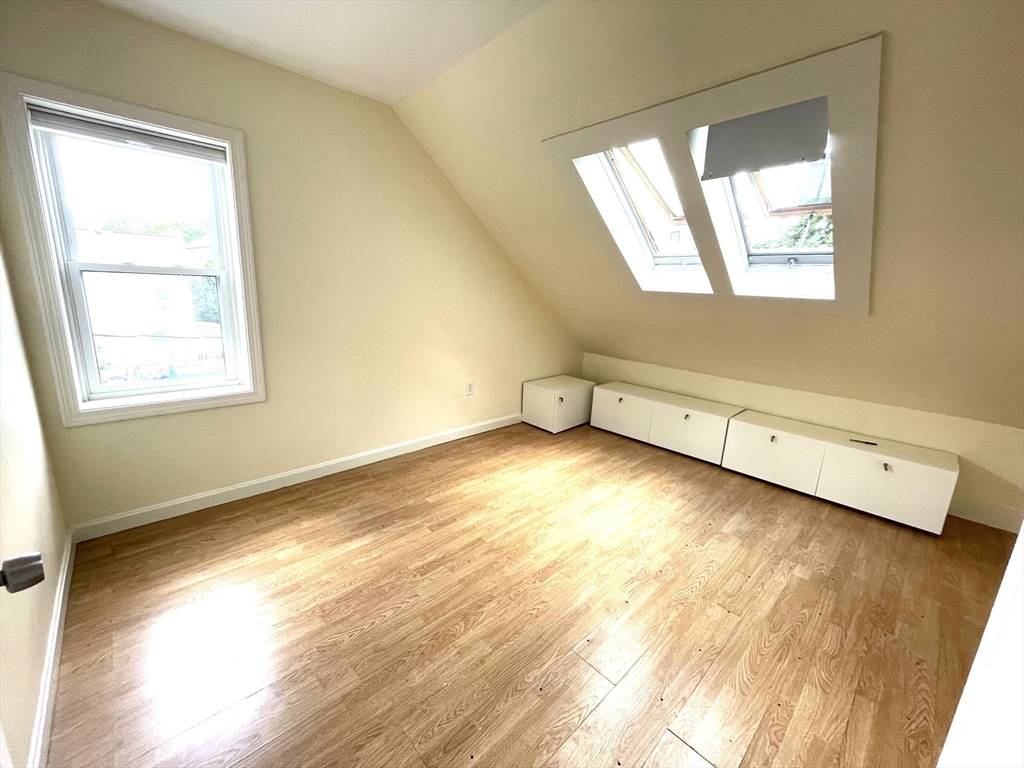 Boston, MA 02130,105 Brookside Ave #3