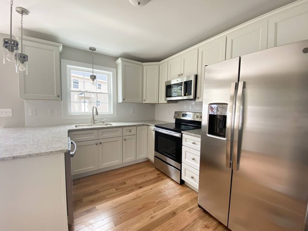 Chicopee, MA 01013,114 Mckinstry Ave #B