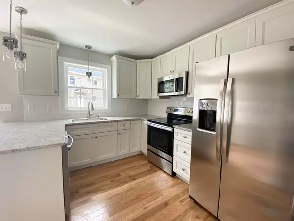 Chicopee, MA 01013,114 Mckinstry Ave #B