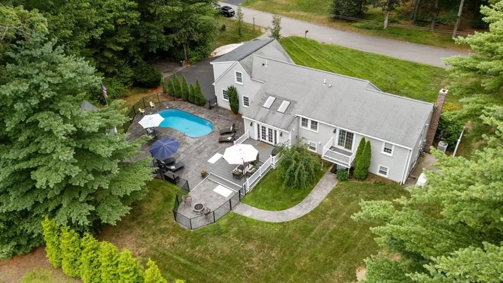 31 Delorenzo Dr, Duxbury, MA 02332