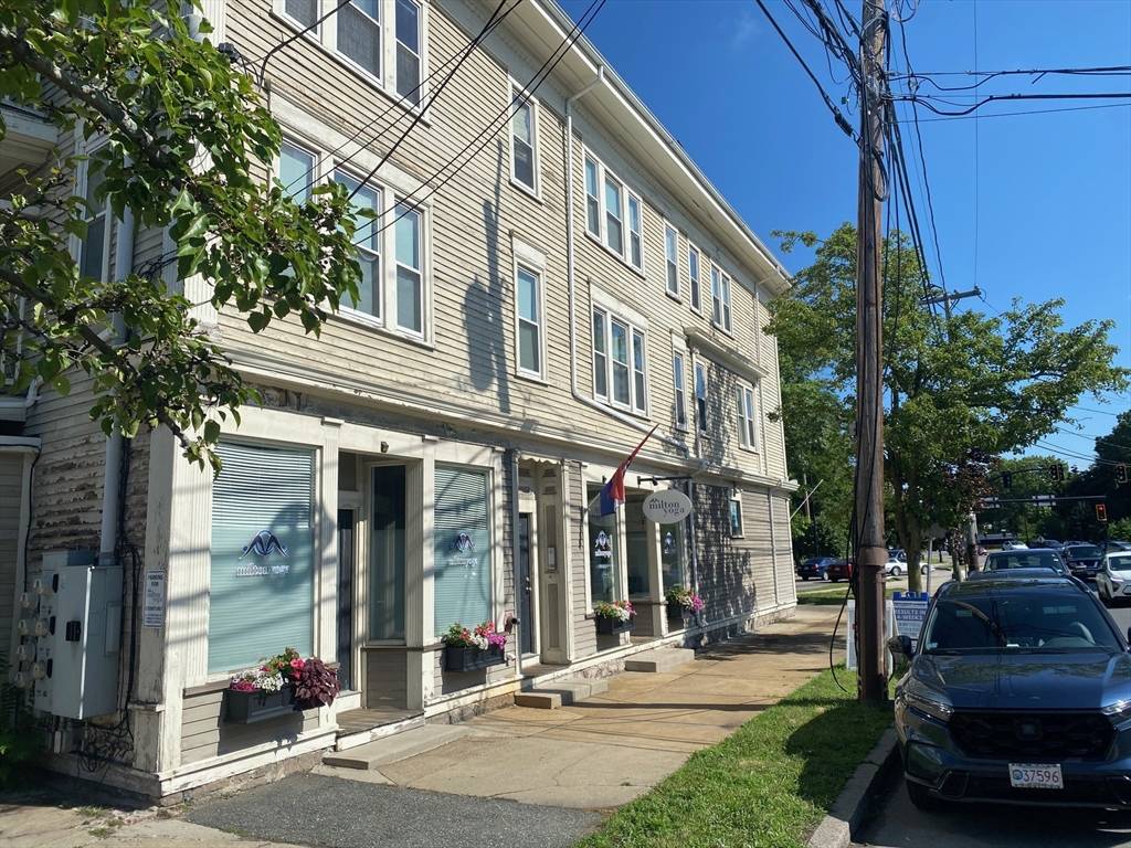 Milton, MA 02186,15 Brush Hill Road #3