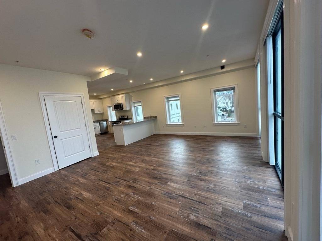 Lowell, MA 01851,19 Academy Dr #8