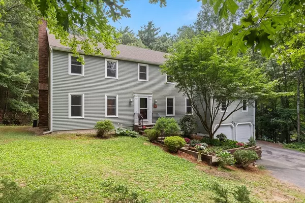 13 Pheasant Ln, Topsfield, MA 01983