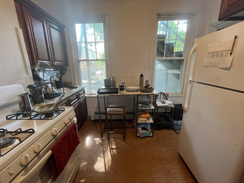 Cambridge, MA 02139,17-19 Putnam Ave #17A