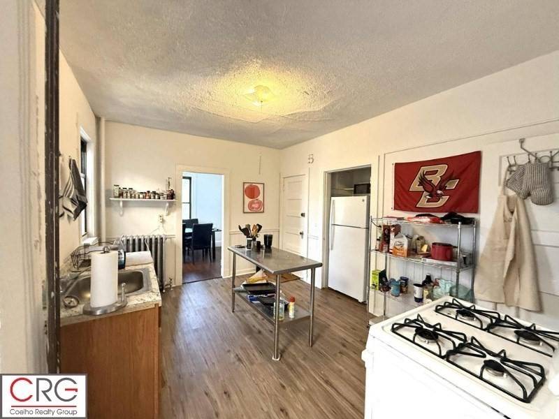 Brookline, MA 02445,22 University Rd. #1