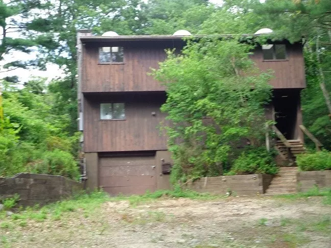 Foster, RI 02825,59 Foster Center Rd