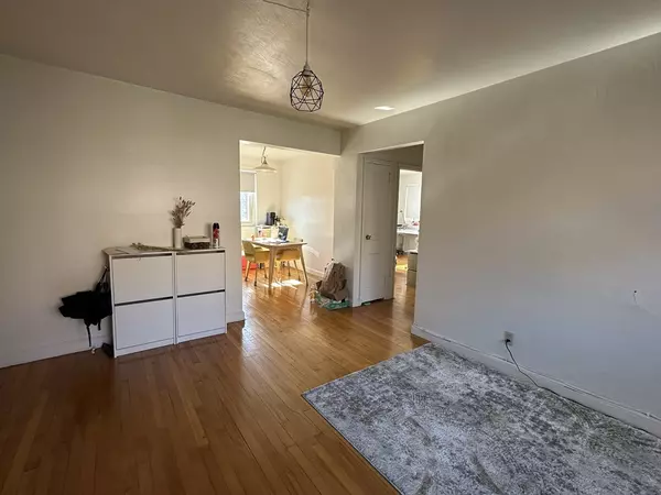 Brookline, MA 02446,24 St. Paul Street #4