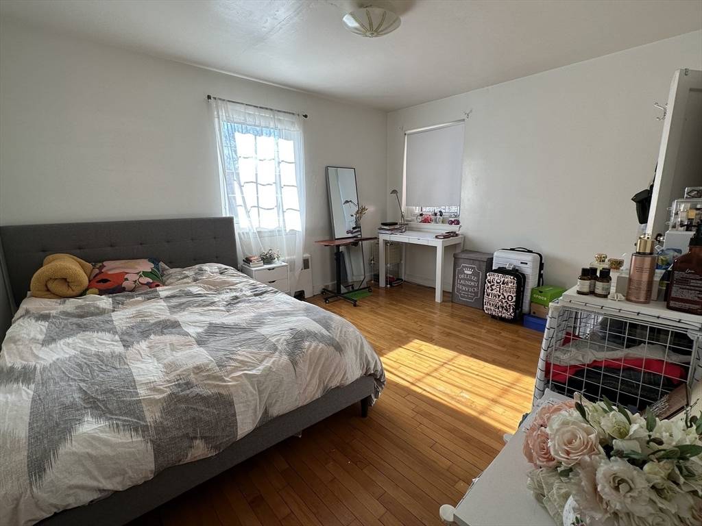 Brookline, MA 02446,24 St. Paul Street #4