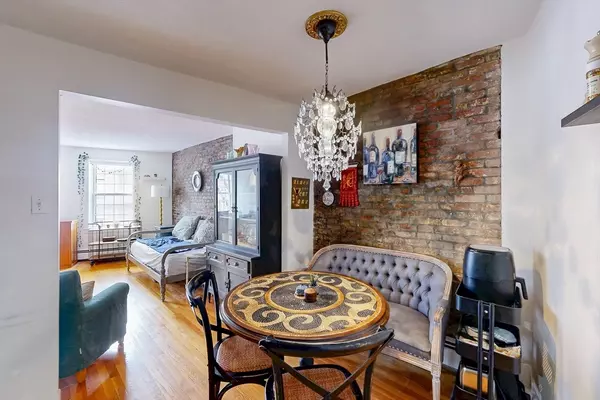 Boston, MA 02113,243 North St #5F