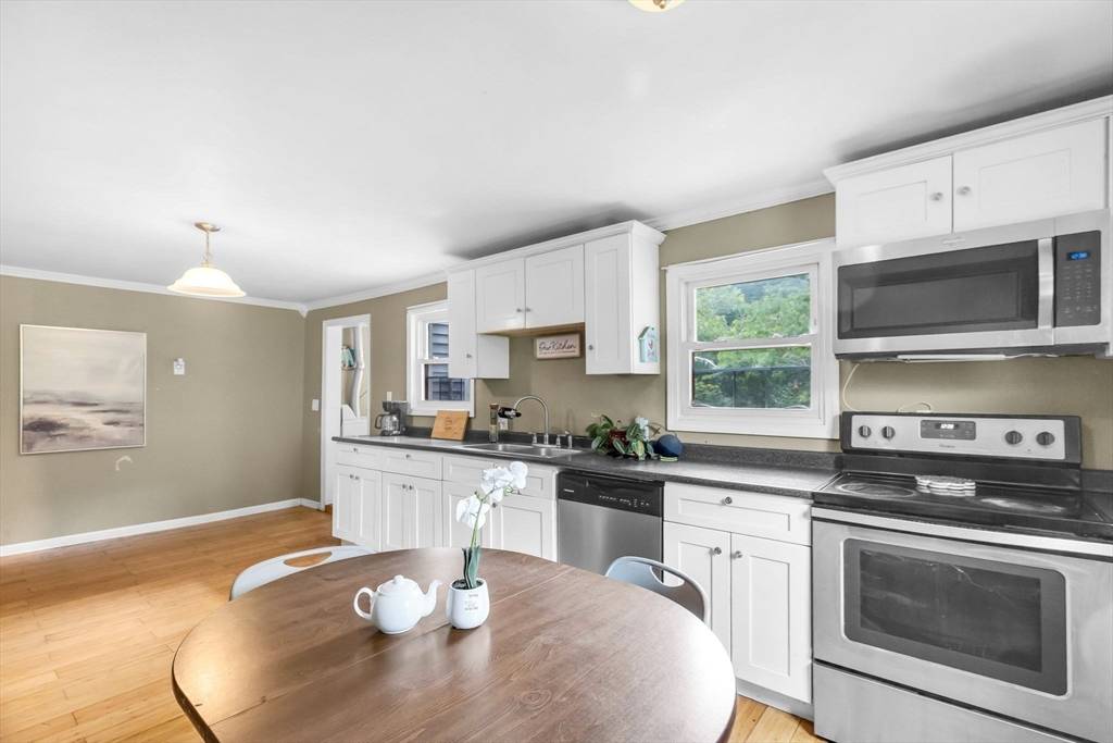 Monson, MA 01057,6 Harrison Ave
