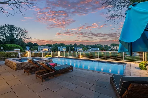 Swampscott, MA 01907,179 Beach Bluff Ave