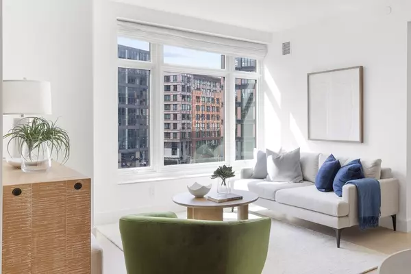 Boston, MA 02114,100 Lovejoy Wharf #11N