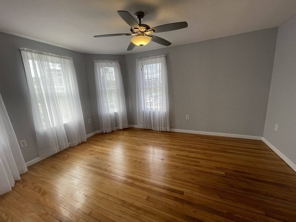 Somerville, MA 02145,9 Maine Ave #3