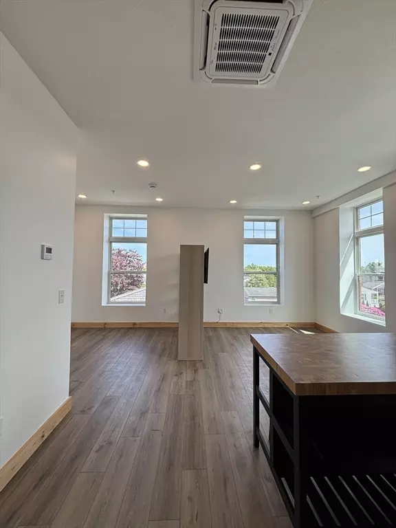 Fall River, MA 02721,1190 Stafford Rd #2