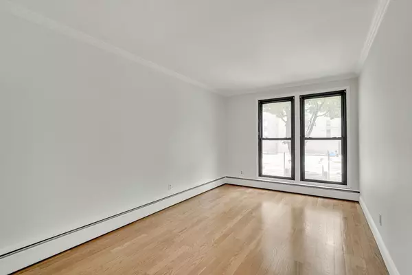 Brookline, MA 02445,32 Juniper St #97