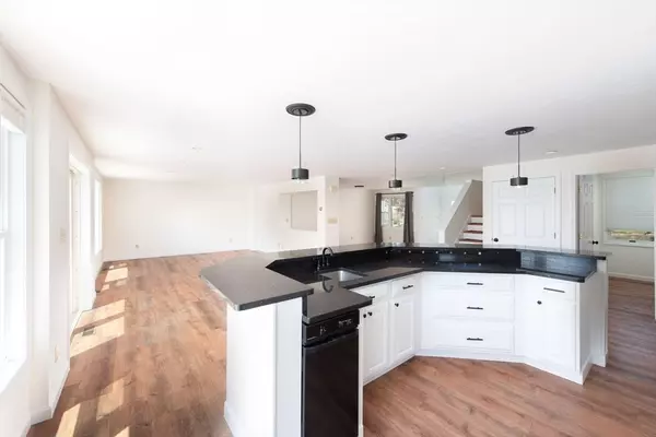 Weymouth, MA 02191,72 Bluff Rd