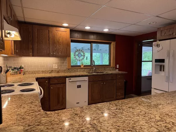 Buckland, MA 01338,5 Wilde Rd