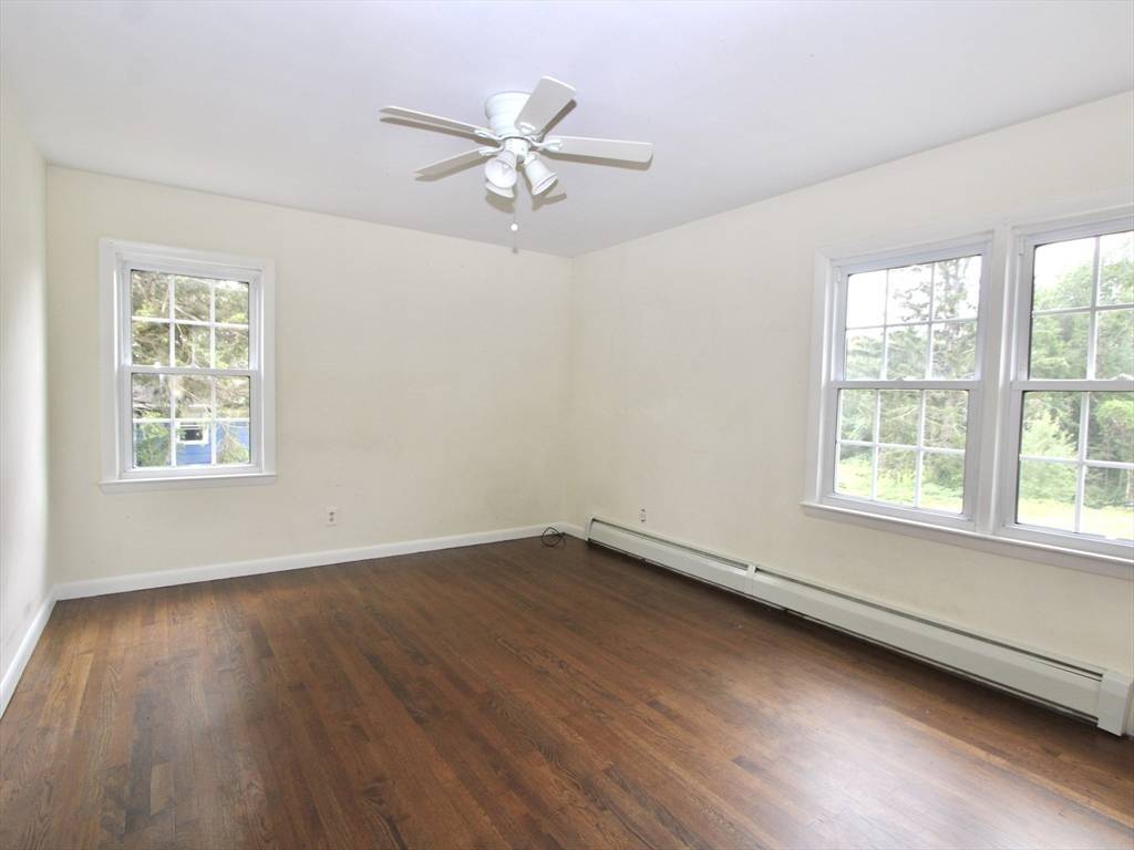 Rutland, MA 01543,27 Forest Hill Dr