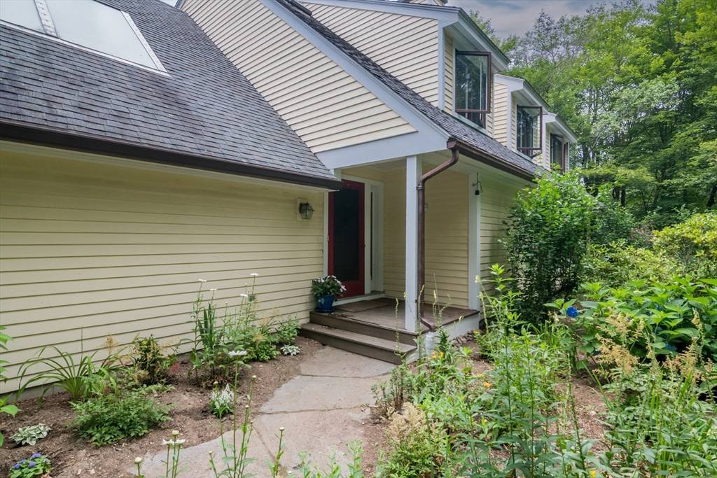 Northampton, MA 01062,12 High Meadow Rd