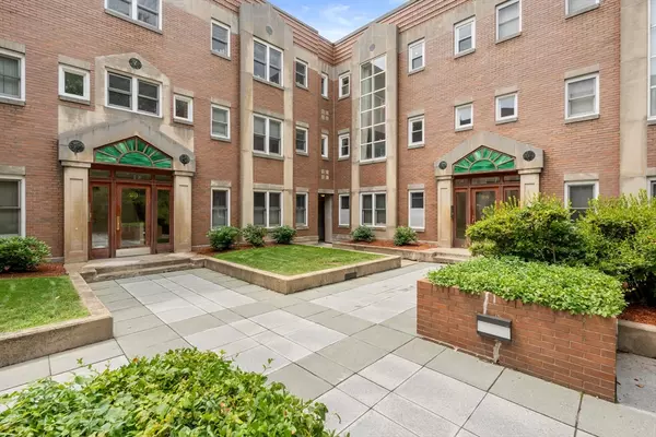 Brookline, MA 02446,28 Parkman St #4