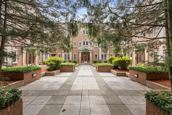 28 Parkman St #4, Brookline, MA 02446