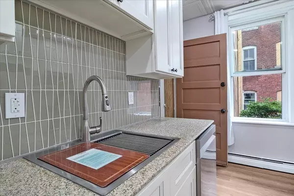 Worcester, MA 01609,6 Chatham Pl #6