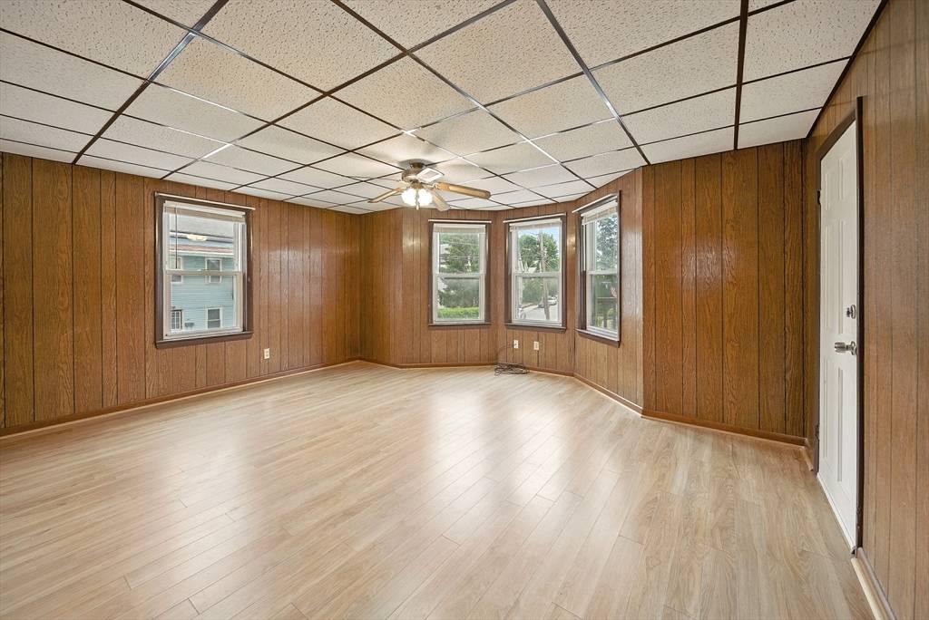 Webster, MA 01570,29-29.5 Granite St