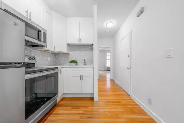Boston, MA 02116,11 Cazenove St #2