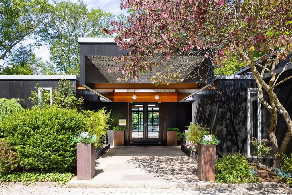 50 Crestwood Rd, Newton, MA 02465