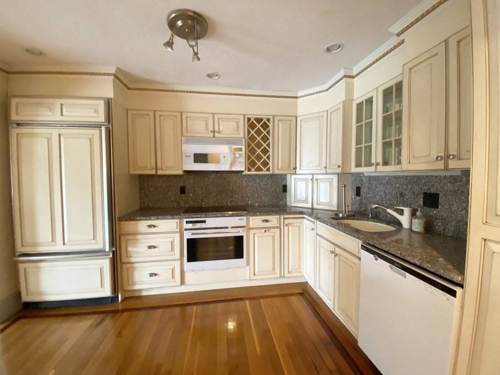 Brookline, MA 02446,99 St Marys St #99