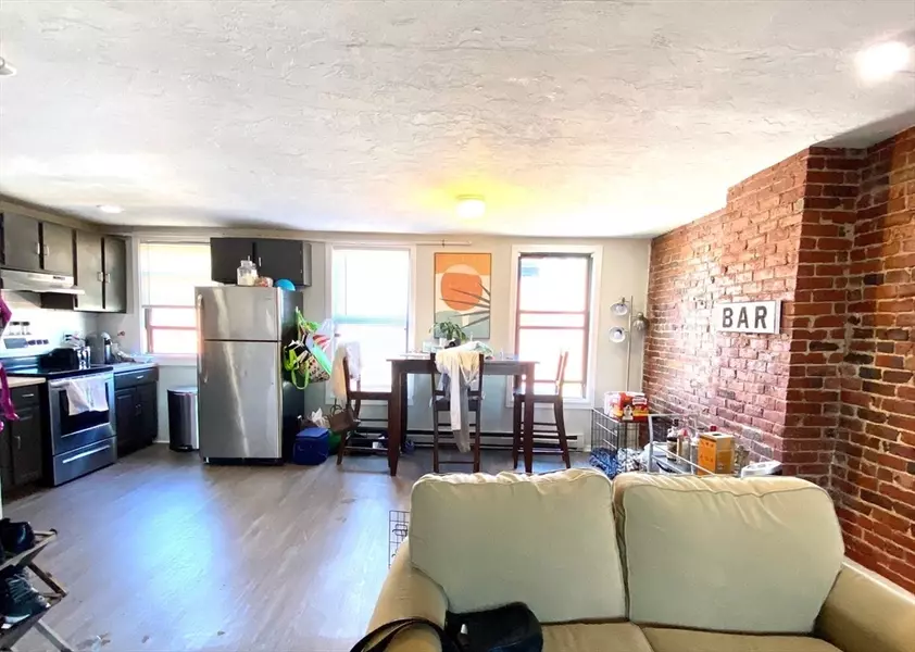 151-153 Meridian St #3, Boston, MA 02128