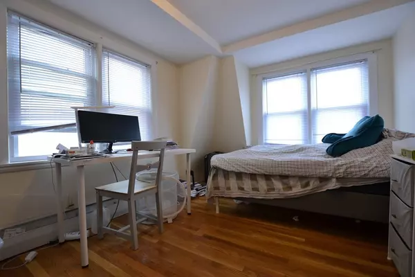 Cambridge, MA 02139,278 Harvard St #10
