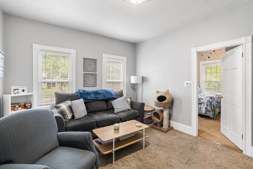 Whitman, MA 02382,30 Cherry St