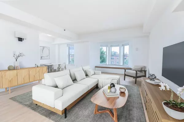 910 Beacon St #4, Boston, MA 02215