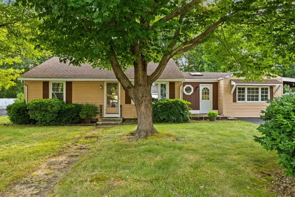 Bellingham, MA 02019,12 Oak Ter