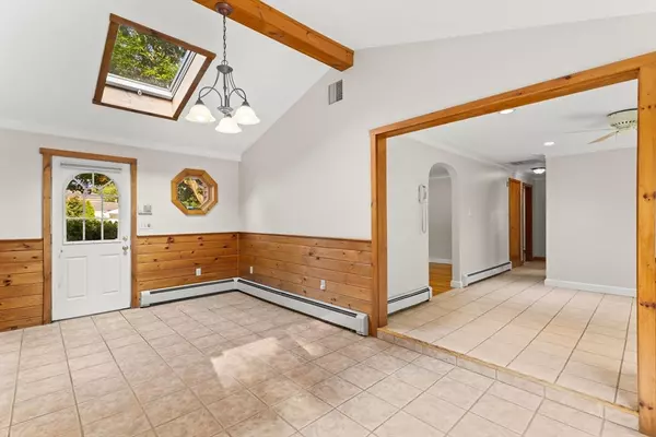 Bellingham, MA 02019,12 Oak Ter