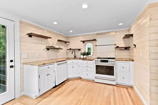 Plymouth, MA 02360,50 Clifford Rd