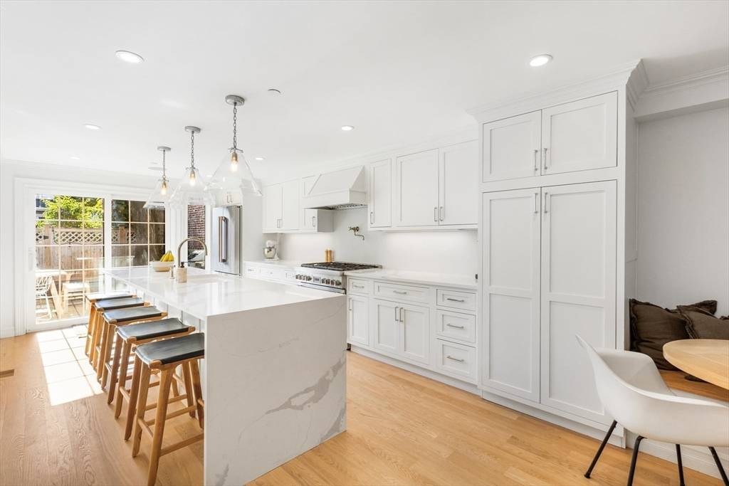 8 Hancock St, Boston, MA 02129