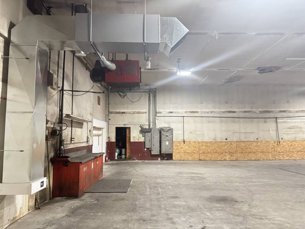 Middleboro, MA 02346,125 East Grove St #2