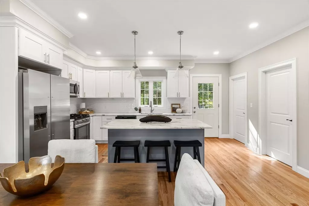North Andover, MA 01845,156 Chestnut Street #15
