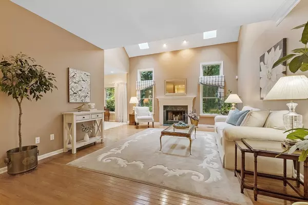 Bedford, MA 01730,1 Emery Road #1