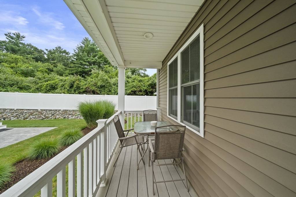 Lakeville, MA 02347,8 Old Field Way #8