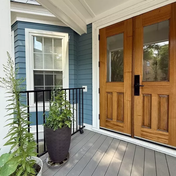 Boston, MA 02130,3305-3309 Washington St #102