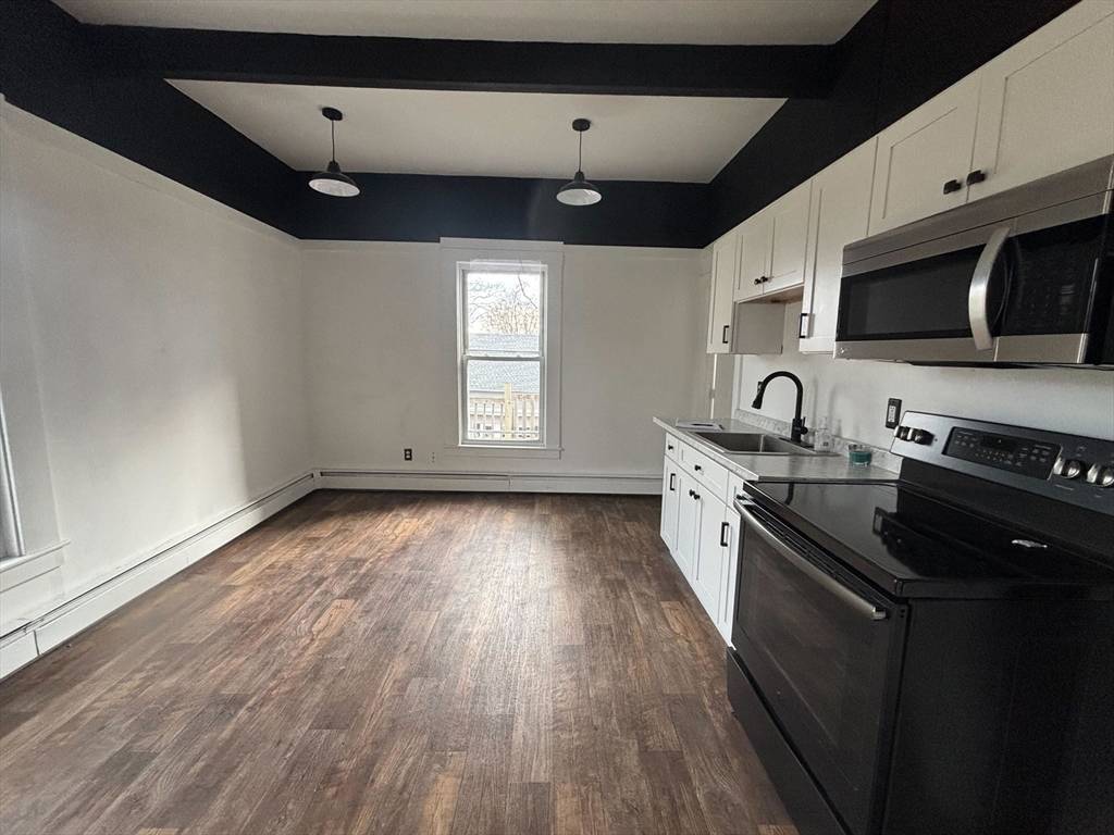4 Pearl St #3, Ayer, MA 01432