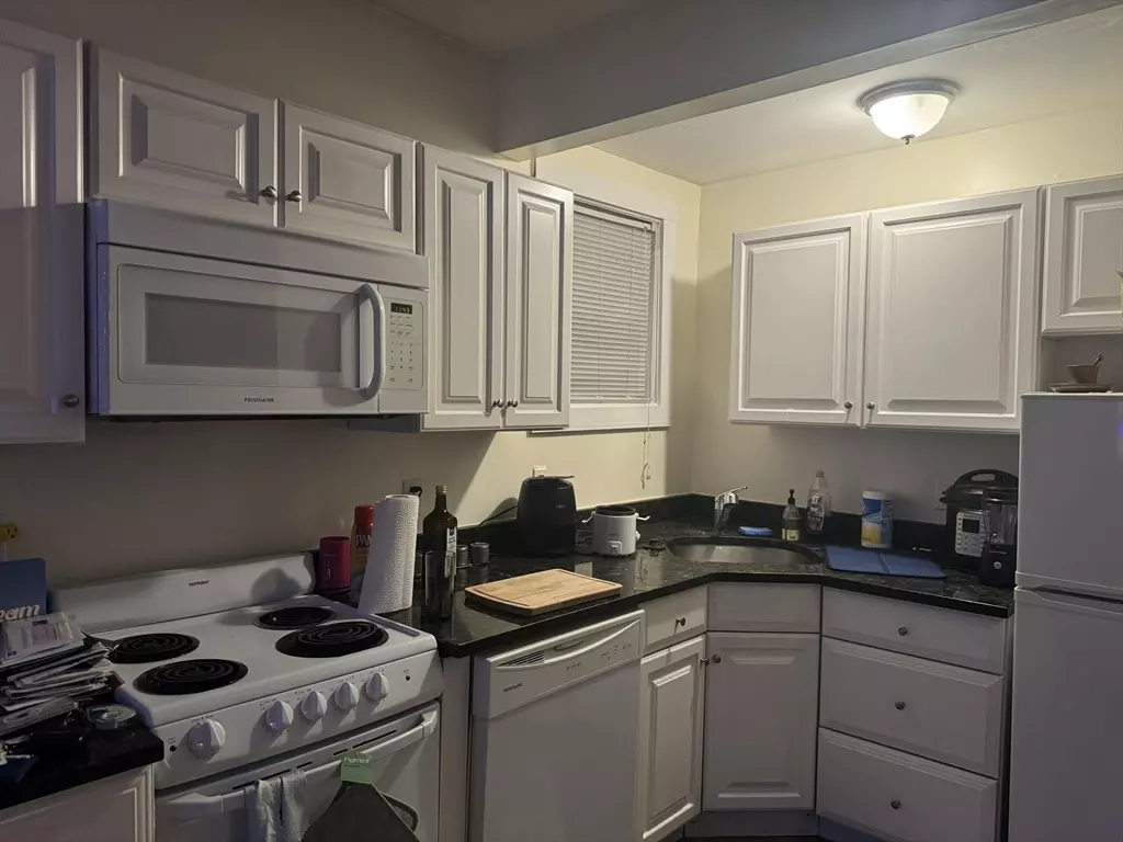 Cambridge, MA 02139,278 Harvard St #6