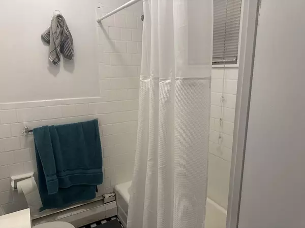Cambridge, MA 02139,278 Harvard St #6