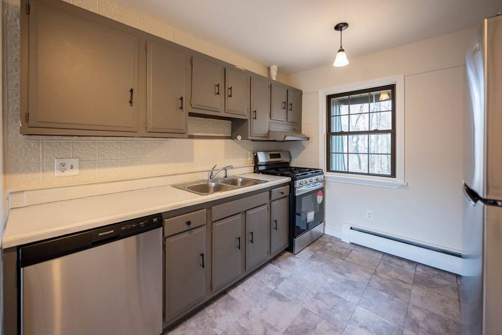 Westfield, MA 01085,549 Russell Rd #12-D