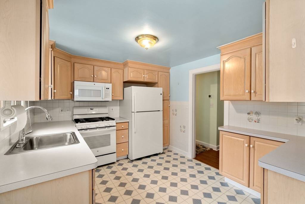 Needham, MA 02492,95 Marked Tree Road