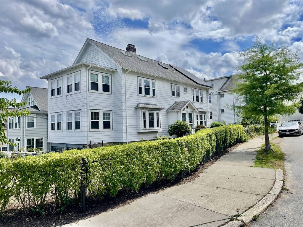 15-17 Edgecliff Road, Watertown, MA 02472